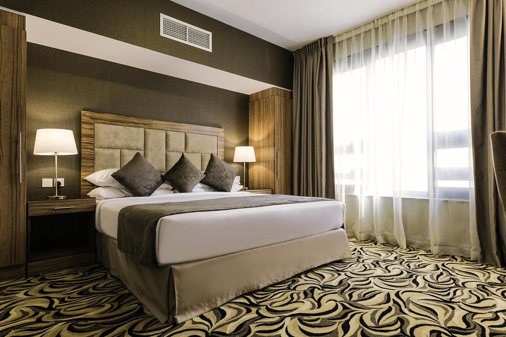 Emirates Plaza Hotel Abu Dhabi Exterior foto
