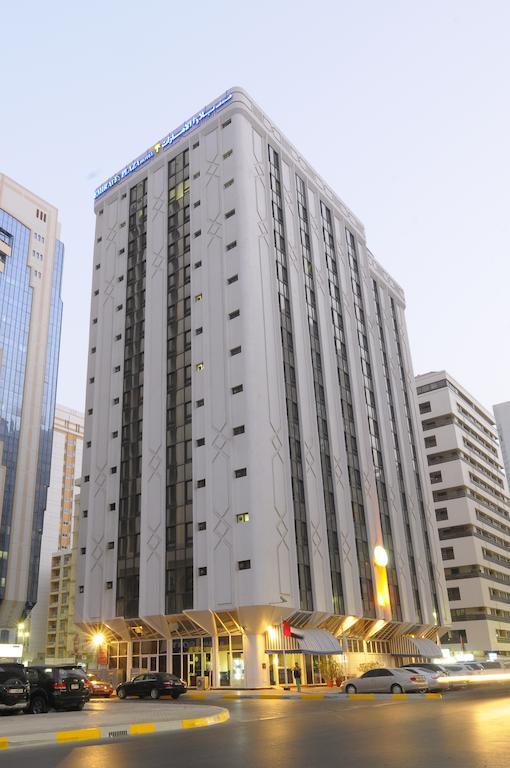 Emirates Plaza Hotel Abu Dhabi Exterior foto
